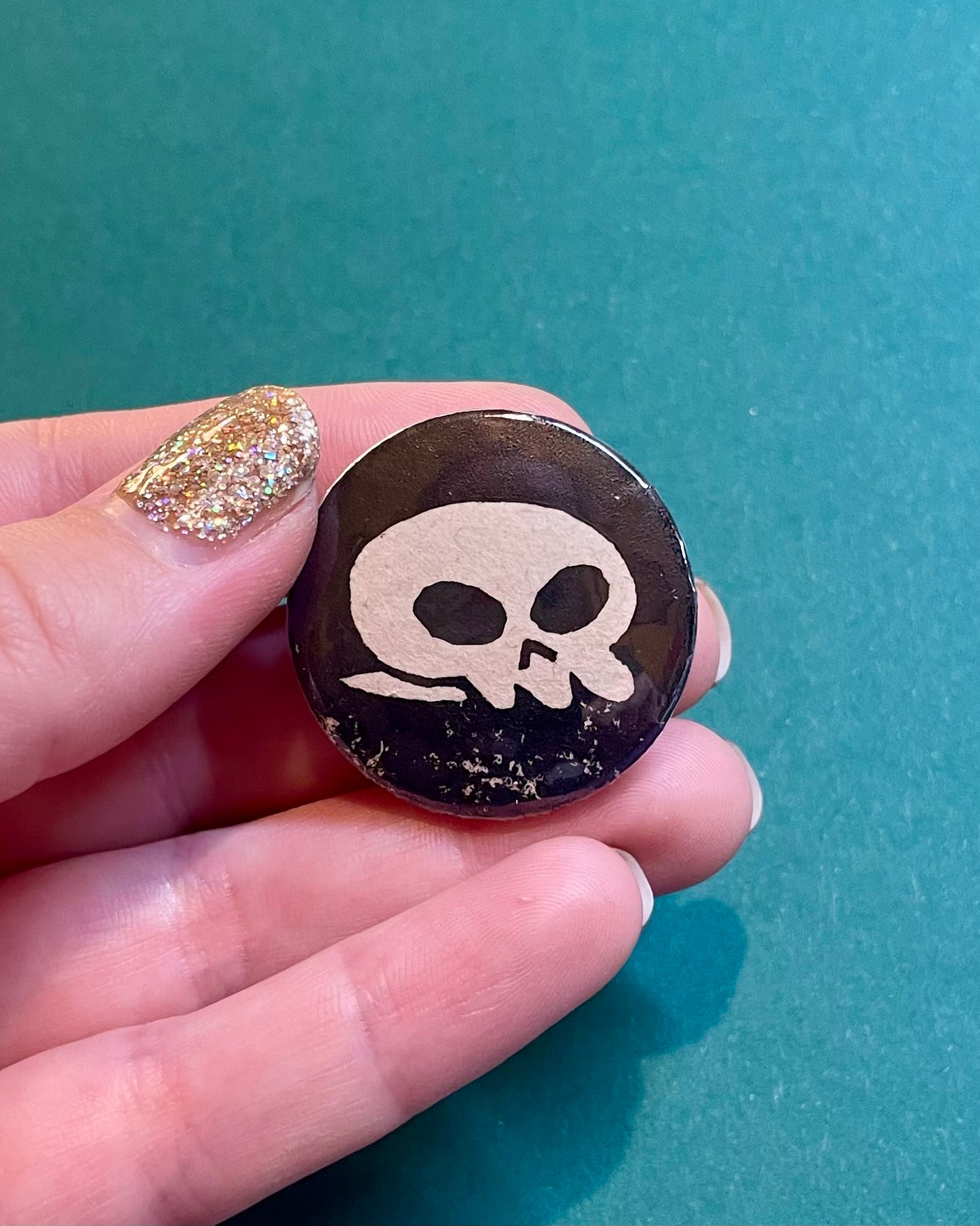 Skully Badge