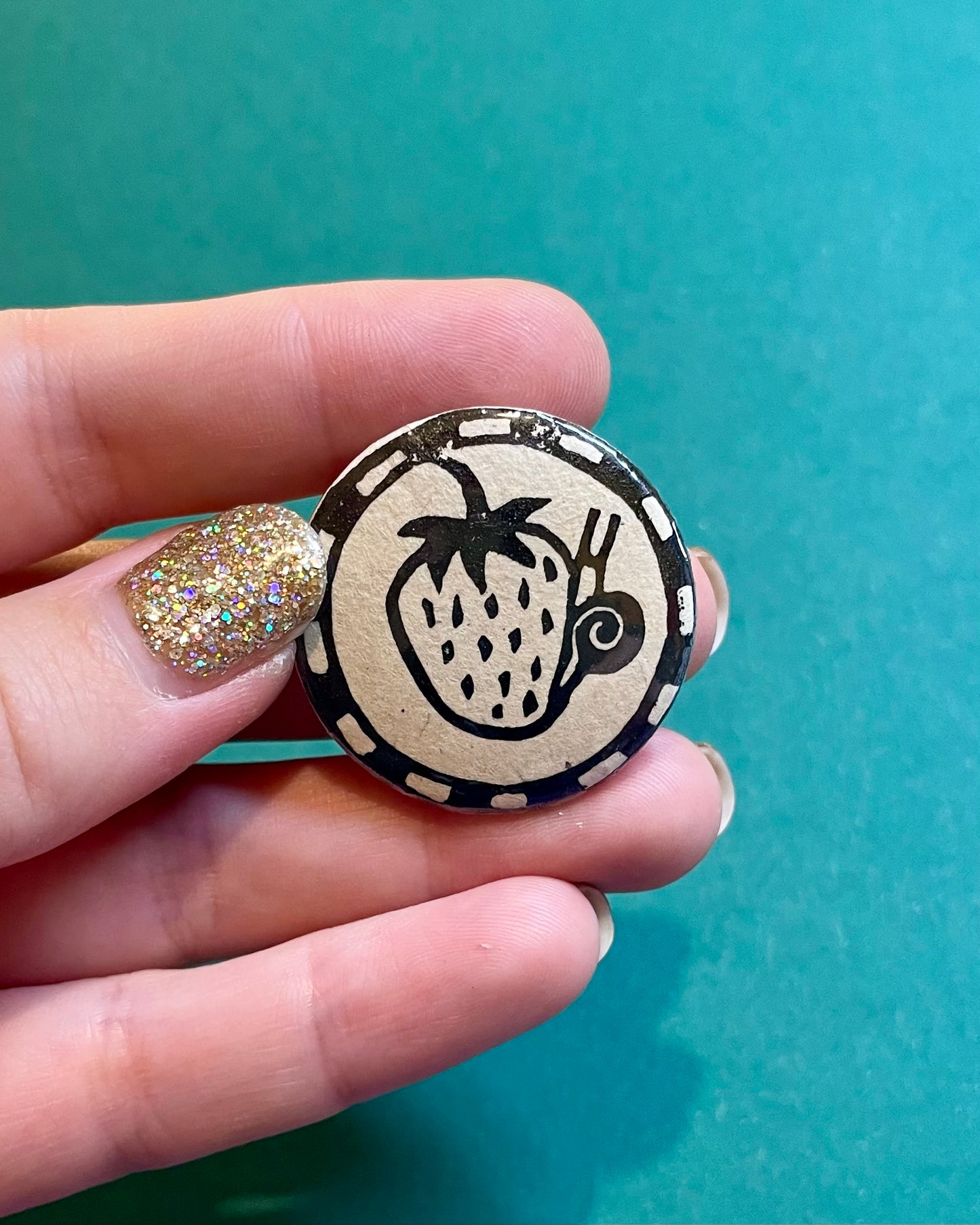 Strawb Badge